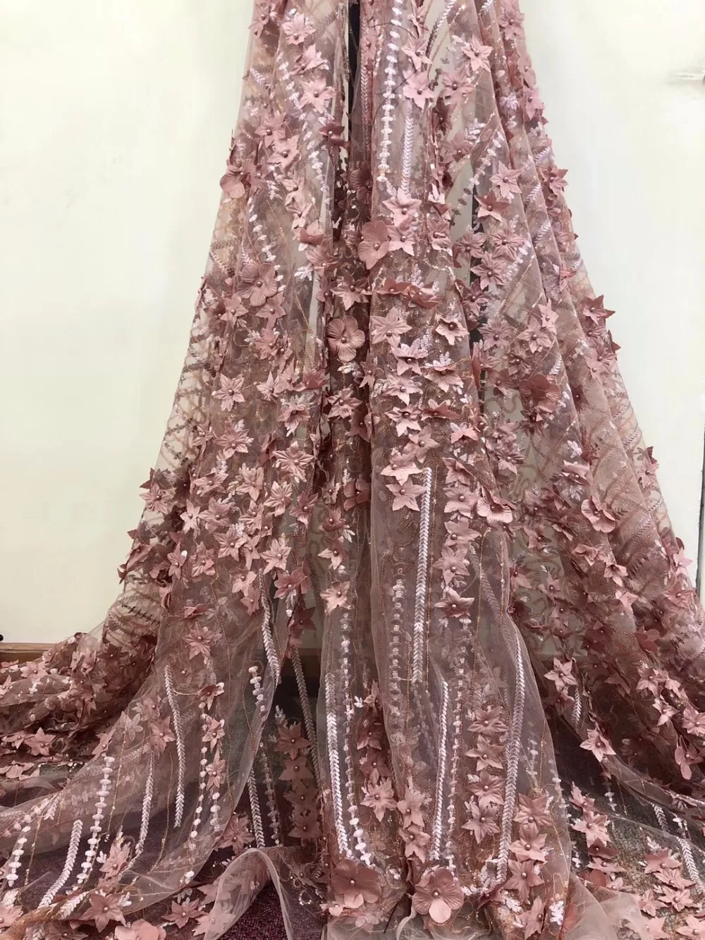 

2018 High Quality African Tulle Lace sequin Fabrics French Net Embroidery 3D Flower Lace Fabric For Nigerian party Dress