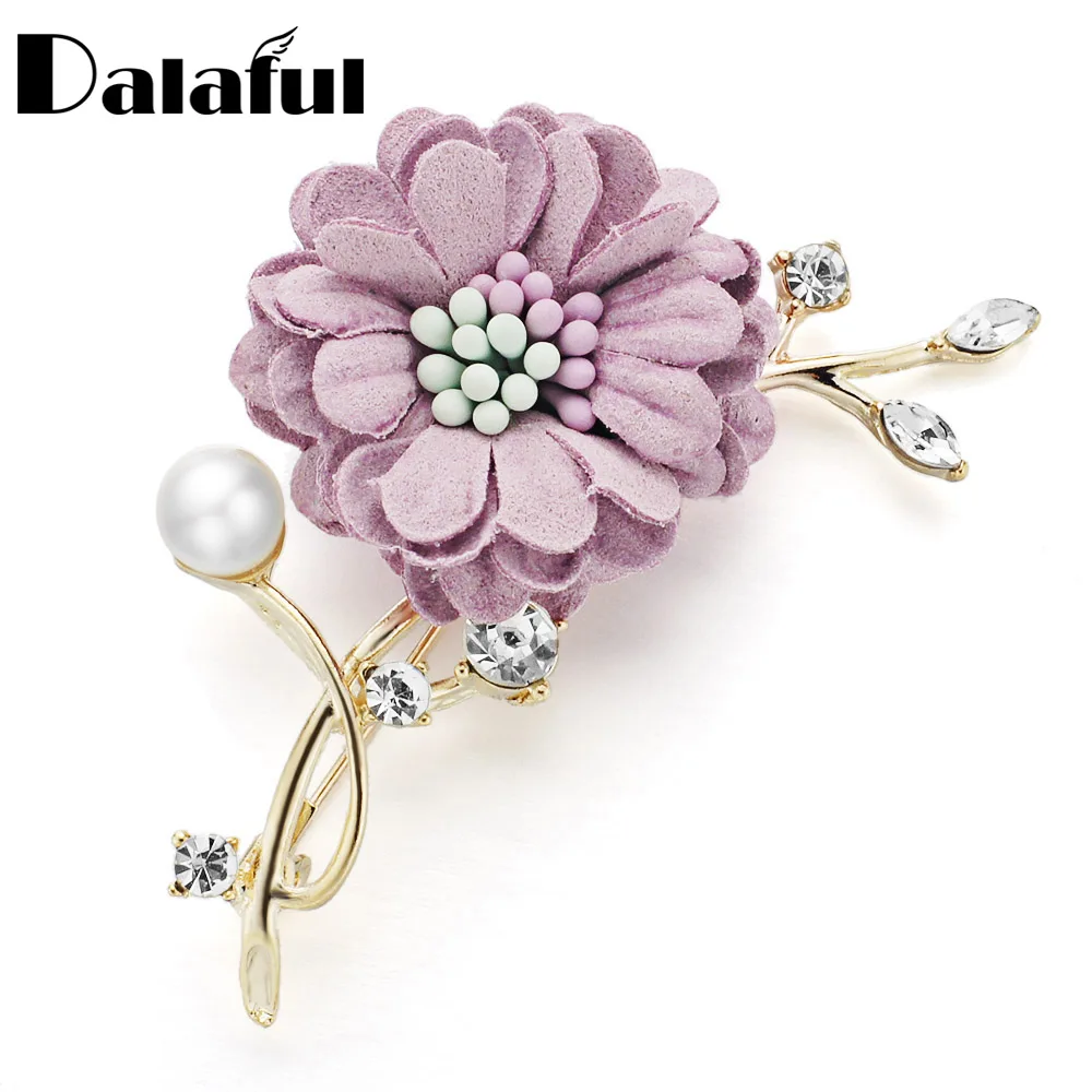 

Dalaful Daisy Flower Brooch Pin Fashion Hot Fabric Crystal Leaves Simulated Pearl Brooches for Women Suits Lapel Pin Z077