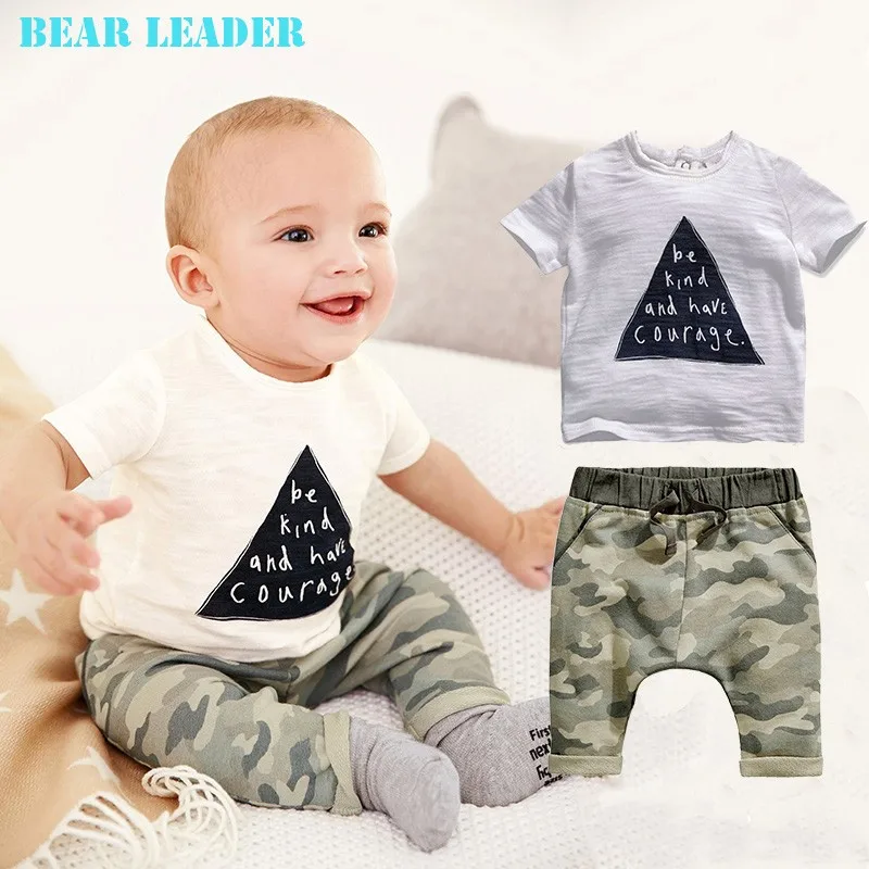 Bear Leader/комплекты одежды для малышей г. Летняя стильная одежда для маленьких мальчиков и девочек Черная футболка с надписью+ имитация ковбойских штанов костюм из 2 предметов