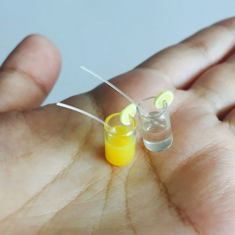 

2pcs/set Lemon Water Cup 1:12 Dollhouse Miniature Mini Fruit Juice Doll house Kitchen Accessories for Home Life Scene Figurines