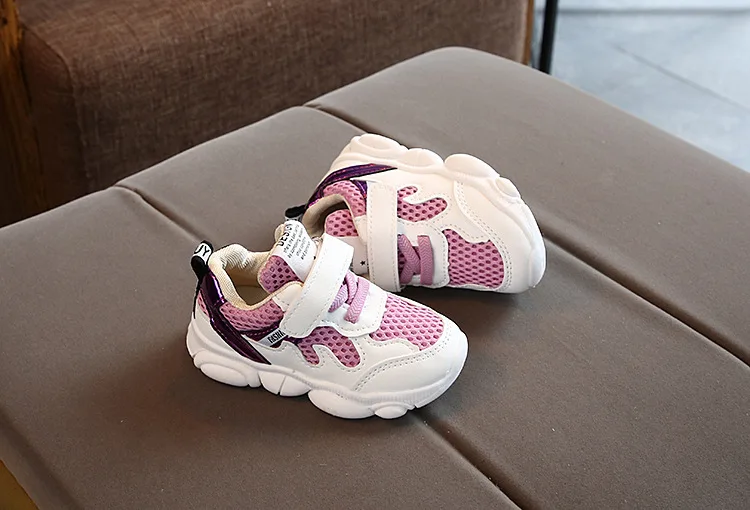 Осенние модные дышащие фиолетовые спортивные кроссовки для отдыха для девочек, белые туфли для мальчиков, брендовая детская обувь C07051