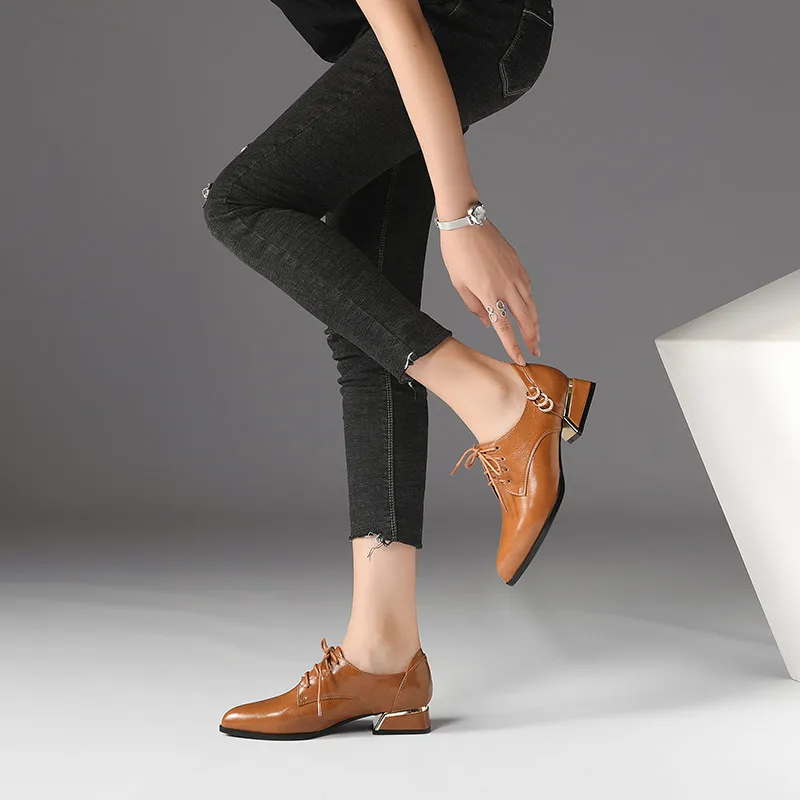 2019 новые женские туфли-оксфорды из натуральной коровьей кожи, на шнуровке, с острым носком, на квадратном каблуке, со стразами