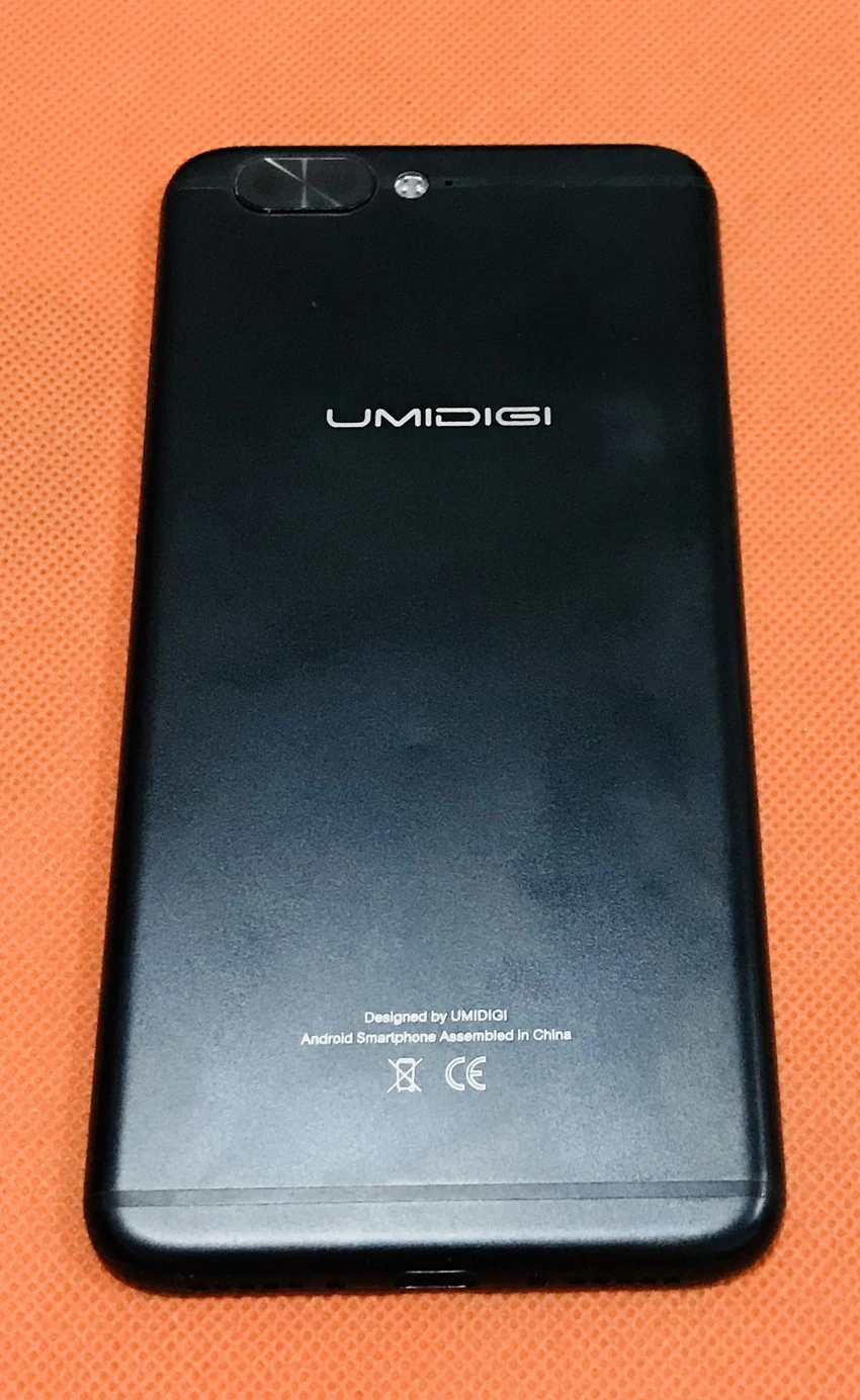 Б/у защитный чехол для аккумулятора+ объектив камеры для UMIDIGI Z1 Pro MTK6757 Восьмиядерный 5,5 дюйма FHD