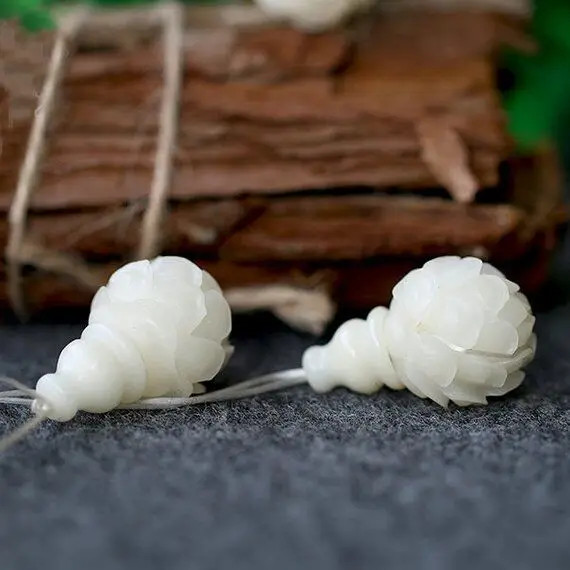 1pcs 18-20mm Natural White Mala Bodhi Root Beads Carved Lotus Guru Beads Large Beads Yoga Beads Loose Spacer Beads Jewelry