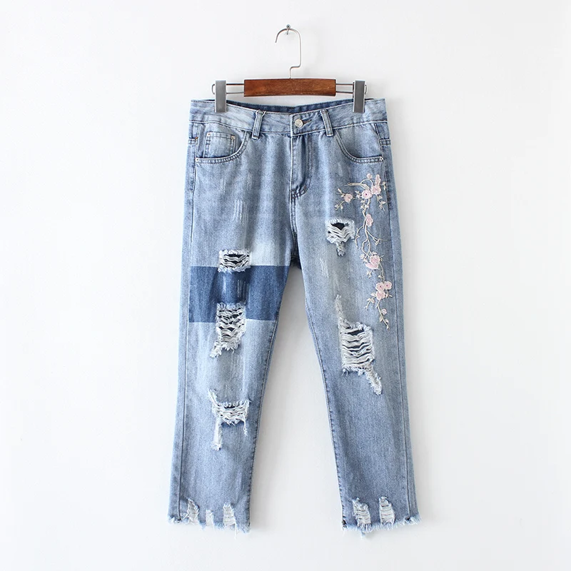 Потертые синие джинсовые рваные укороченные брюки-рваные джинсы с цветочной вышивкой и потертостями-потертые манжеты, рваные джинсы до колена