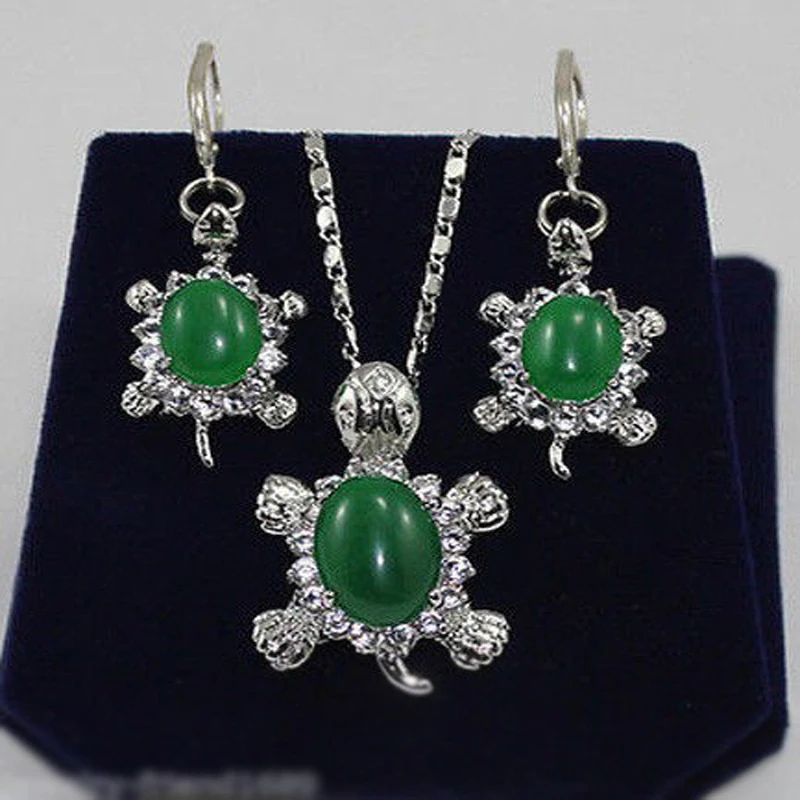 

NEW Women's fashion Jewelry green tortoise pendant earring set + free Chain AA52552