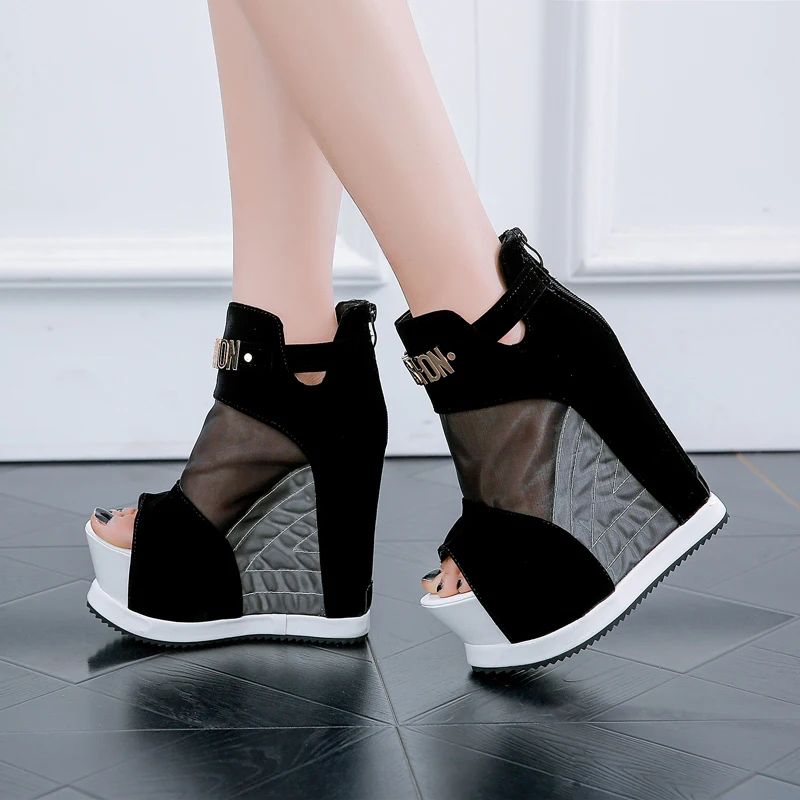 Botas torn.