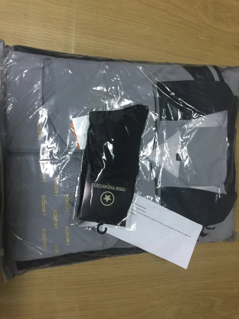 tracksuit feedback grey packing