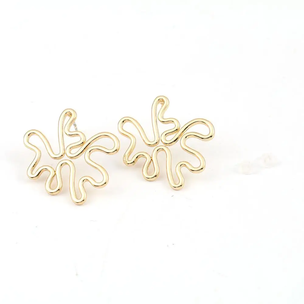 

Doreen Box Zinc Alloy Ear Post Stud Earrings Findings Jewelry Accessories Irregular Gold Color 28mm(1 1/8") x 26mm(1"), 10 PCs