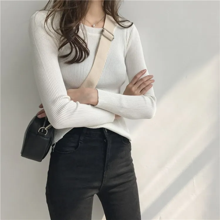 Colorfaith New Autumn Winter Women's Sweaters V-Neck Minimalist Slim Bottoming Tops Korean Style Solid Multi Colors SW5516