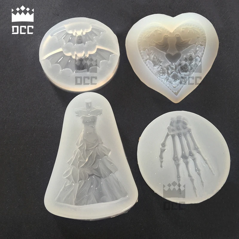 

1PC Skeleton hand Bat Dress Heart Shape Liquid silicone mold DIY pendant necklace mold for UV Resin Epoxy Resin Jewelry