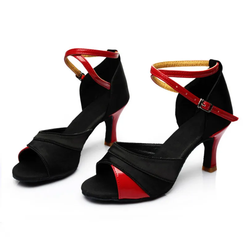 Latinas Heels