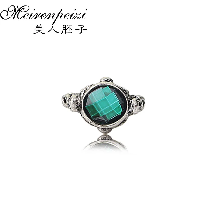 

Popular Vintage The Pirates of Rings of Gothic Skull Skeleton Ring For Men Women Free Shipping