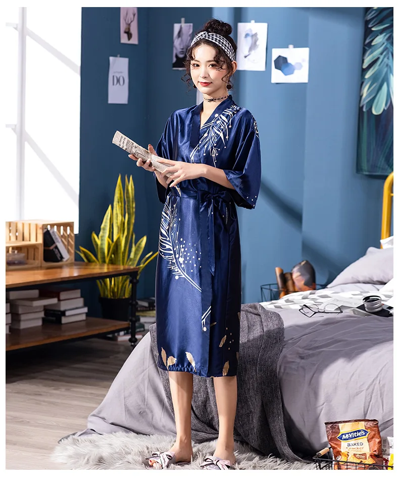 New Pajamas Summer Ladies Large Size Short Sleeve Robe Wholesale Long Silk Printed Sexy Bathrobe