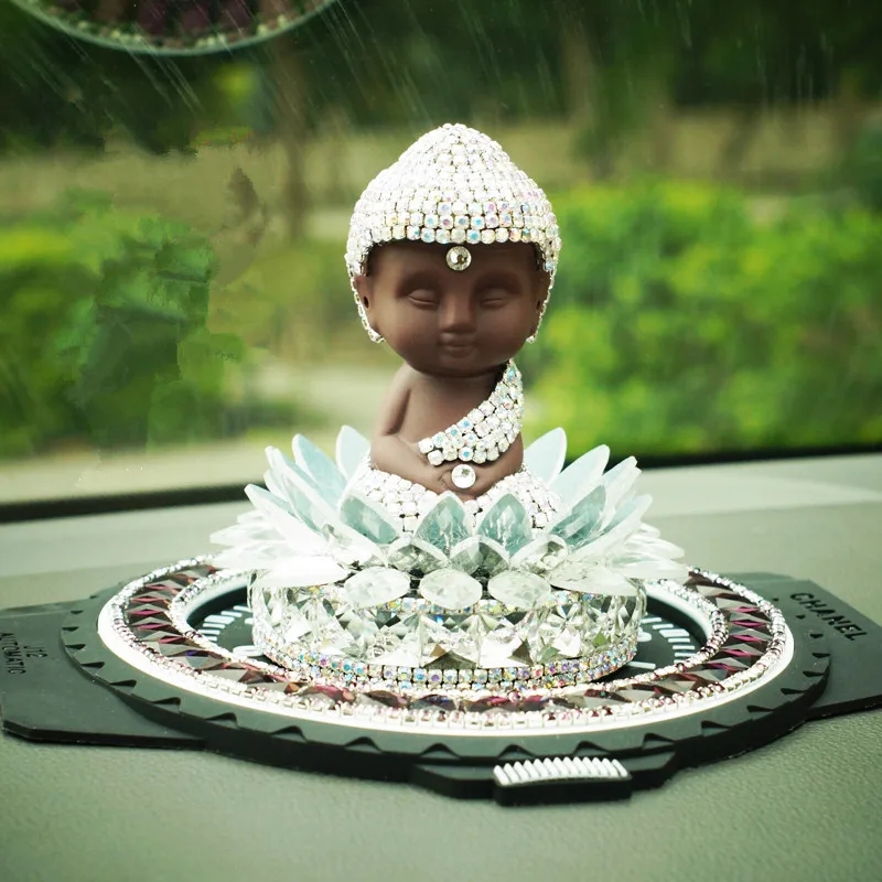 Автомобильная интерьерная приборная панель счастливый Золотой Будда орнамент Блестящие кристаллы автомобильный парфюм стойка безопасная поездка авто освежитель воздуха украшение