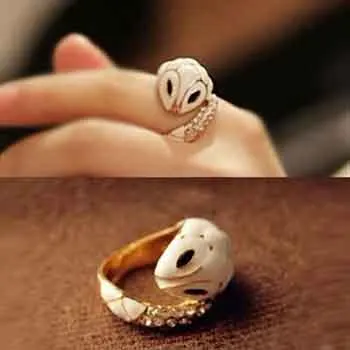 

Free Shipping Trendy Rhinestone White Snake Ring For Women HOT SALE Fashion Jewelry
