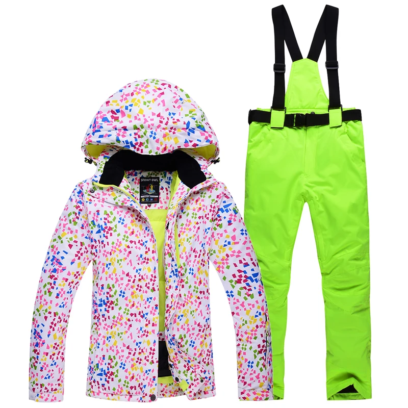 Más barato mujer traje de esquí establece snowboard ropa impermeable a prueba de viento a prueba de nieve de invierno trajes chaquetas + Baberos pantalones traje de esquí caliente