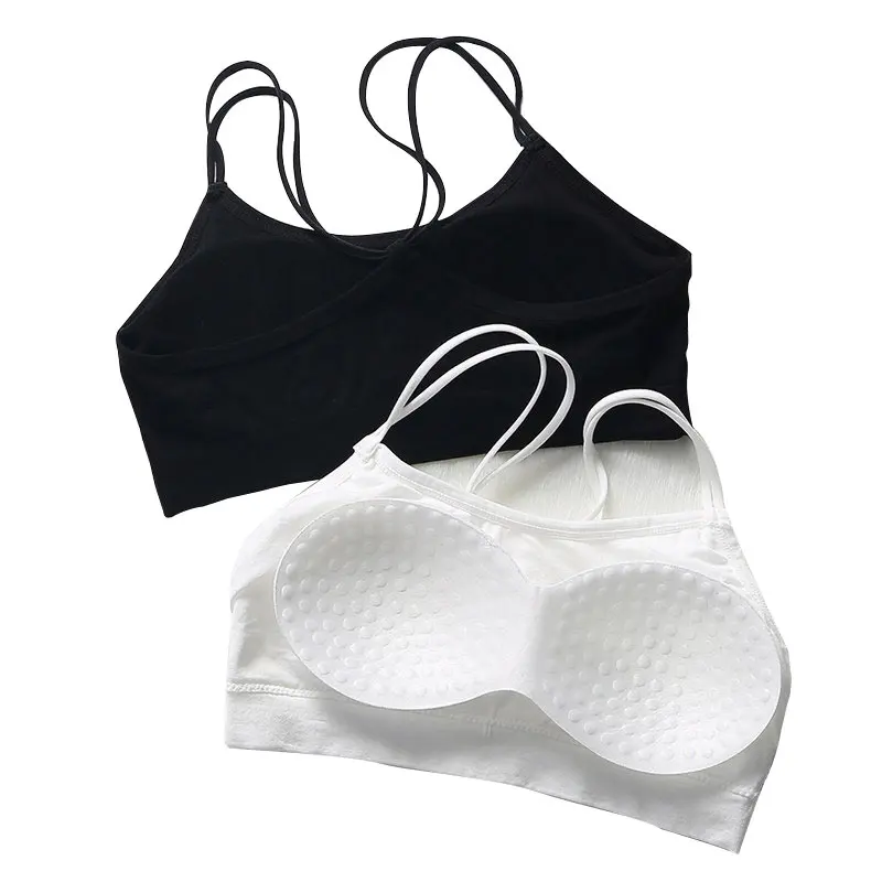 Просто лифчик. Просто лифчик. Лифчик с маленькими чашками. Просто лифчик. Красивый красный бюстгальтер.