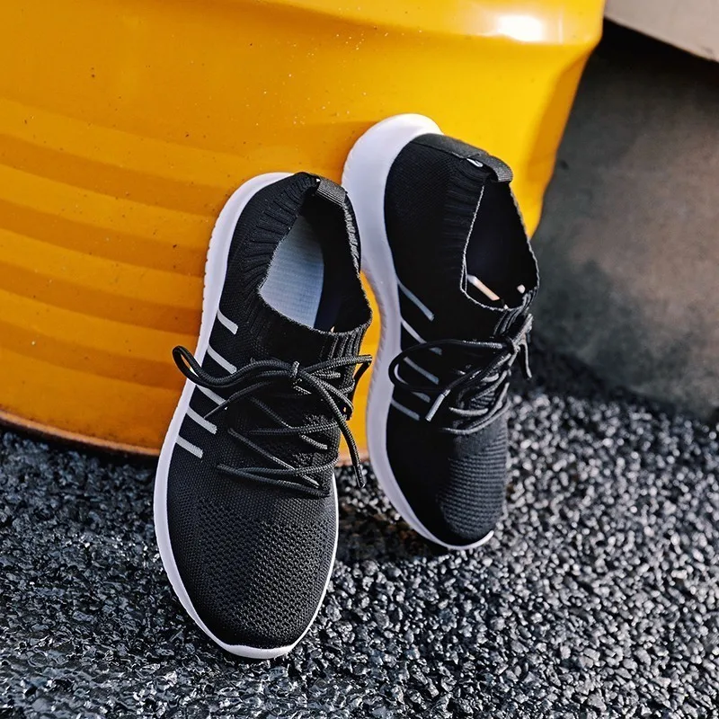 2019 New Outdoor Men Shoes Light For Man Hot Sell Casual Shoes Blue Black Men Sneakers Socks Shoes Zapatos Corrientes De Verano