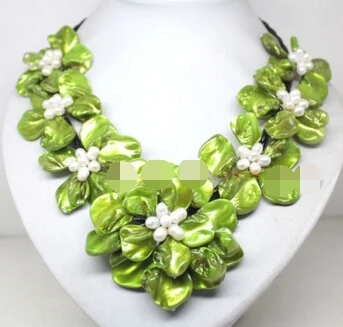 

FREE SHIPPING>@@> zj 00065 white pearl green mother of pearl shell 7 flower handmade necklace 18" Jewelry