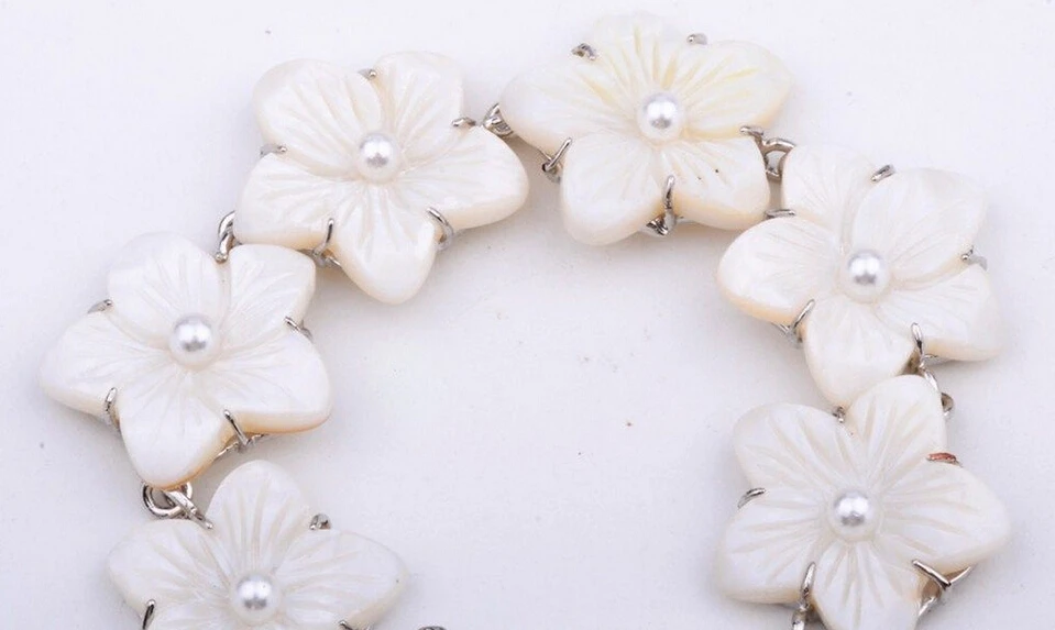 

huij 001660 Gold plating White shell flower with white bead bracelet in 19cm
