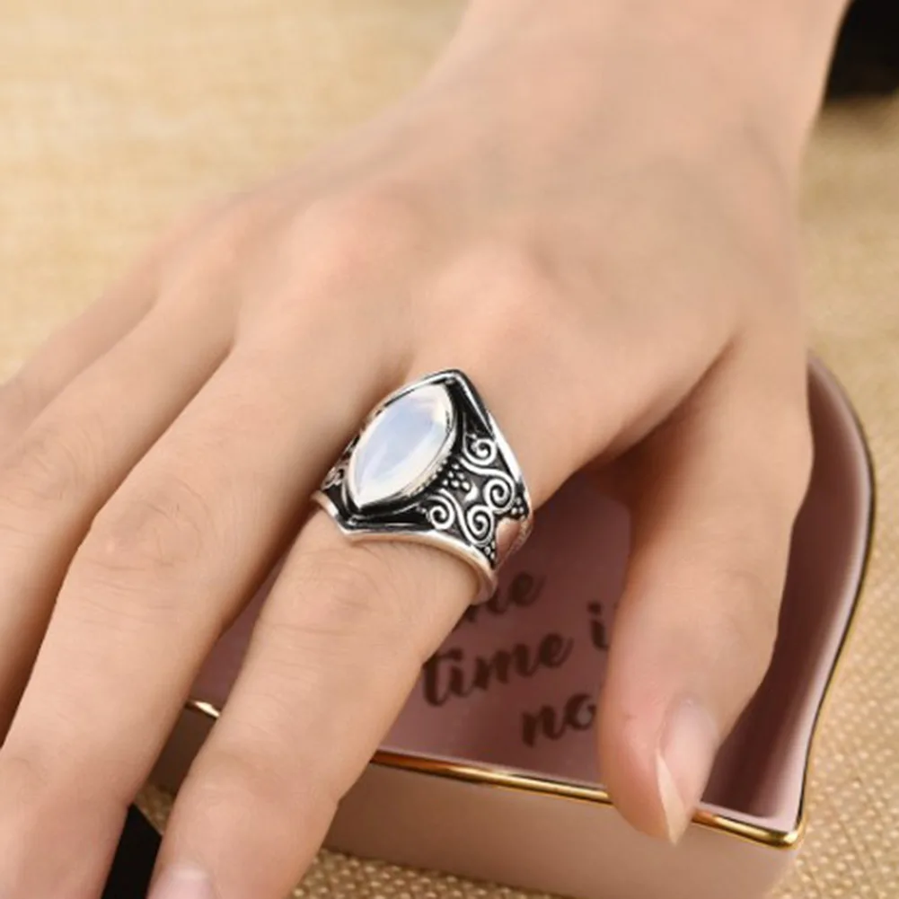 

2018 New Hot Bohemian Vintage Silver Big Stone Ring for Women Boho Jewelry Gift Wedding Rings Opal Ring Mens Rings Wedding Band