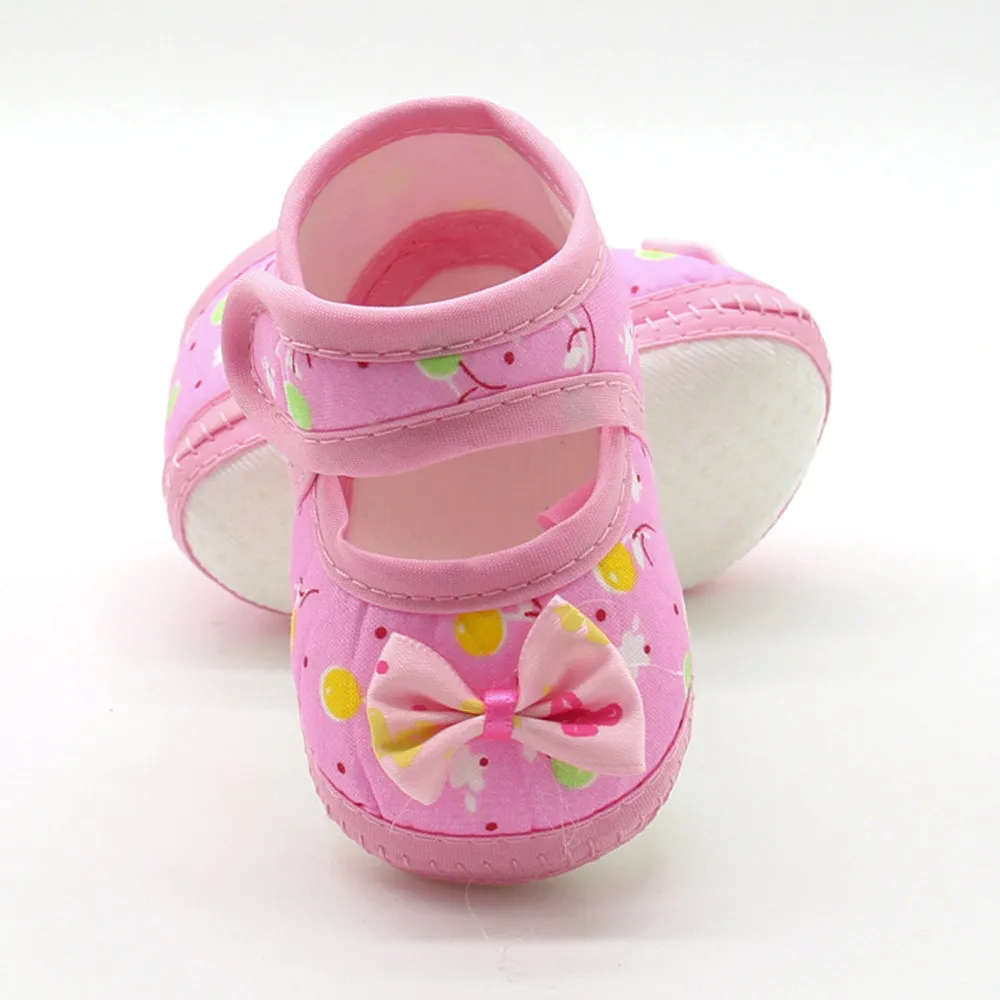 Одежда для новорожденных девочек, Цветочный принт, которые делают первые шаги; обувь для маленьких девочек бант, мягкая подошва предварительно Уокер повседневные туфли на плоской подошве для малышей модная обувь