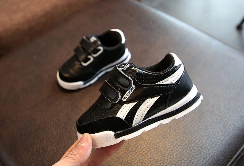 Kids Sneaker detail 5