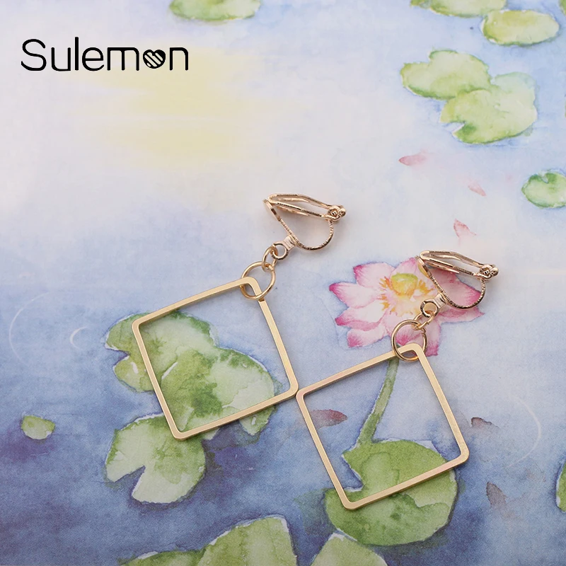 

Metal Rhombus Clip On Earrings Minimalist Geometry No Pierced Clips Earring Fashion Gold-color Simple Style Women Jewelry CE21