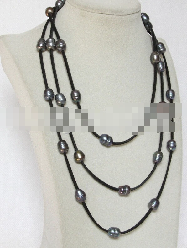 

06451 Baroque 30 piece beads black pearls Black square leather necklace