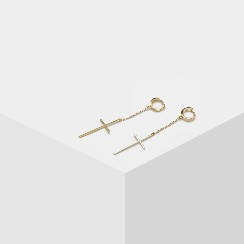 

Local focal Cross Drop Earrings