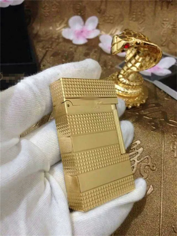

S.T Memorial D upont lighter Bright Sound! New In Box Serial number TH15