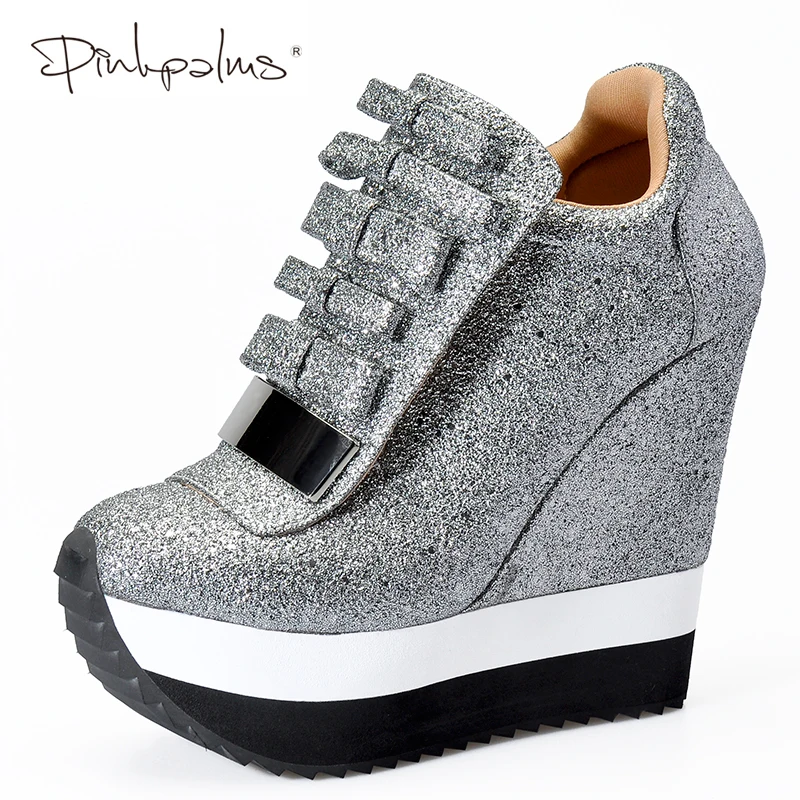 womens trending sneakers