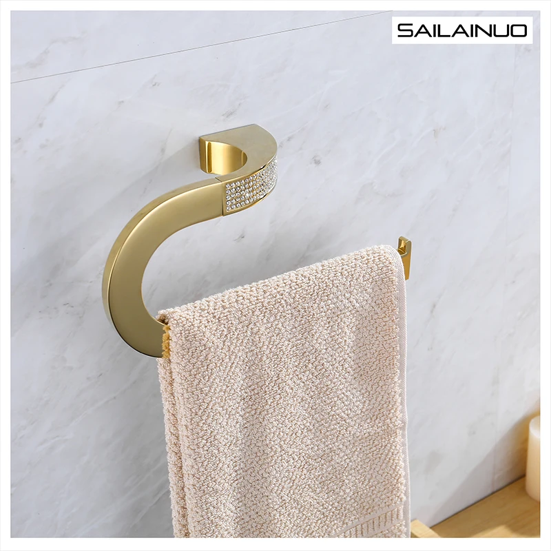 Billige Messing Gold Badezimmer Zubehör Set Zahnbürste Halter Metall Seifenschale Poliert mit Kristall Badezimmer Sets 5 stücke Cut Glas Haken