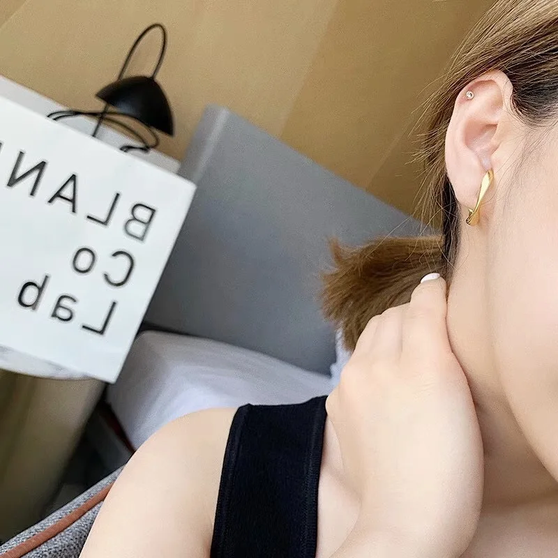 HUANZHI 2019 новые корейские модные простые изгибающиеся текстуры горные золотые