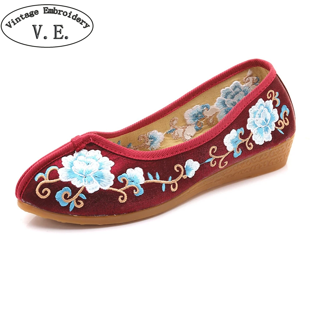 

Vintage Embroidery Chinese National Cotton Fabric Woman Flats Casual Comfortable Slip On Women Shoes Chaussures Femme