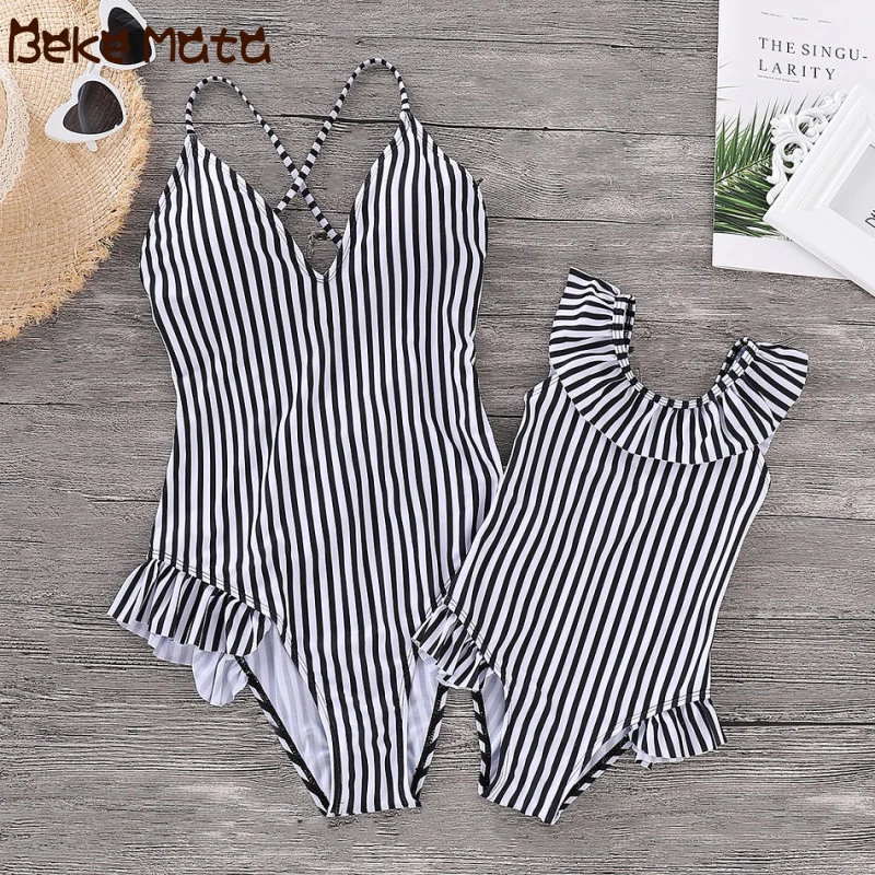 

Mother Daughter Swimwear Mommy And Me Clothes Stirped Family Look Mother Daughter Swimsuits Mom Girl Bathing Suit Bikini Set