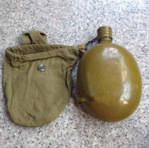 

WWII WW2 EWWII RUSSIA MILLITARY ALUMINUM CANTEEN CAMPING HIKING