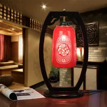 Китайская антикварная Винтажная настольная лампа для гостиной, фарфоровая Керамическая Настольная лампа, свадебное украшение, красная Керамическая Настольная Лампа