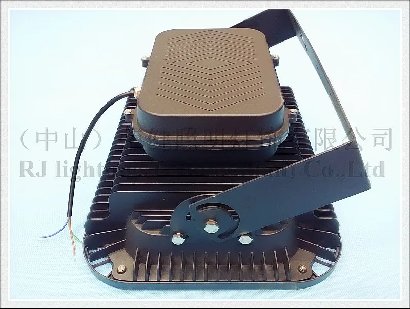 led flood light with lens 150w (4)