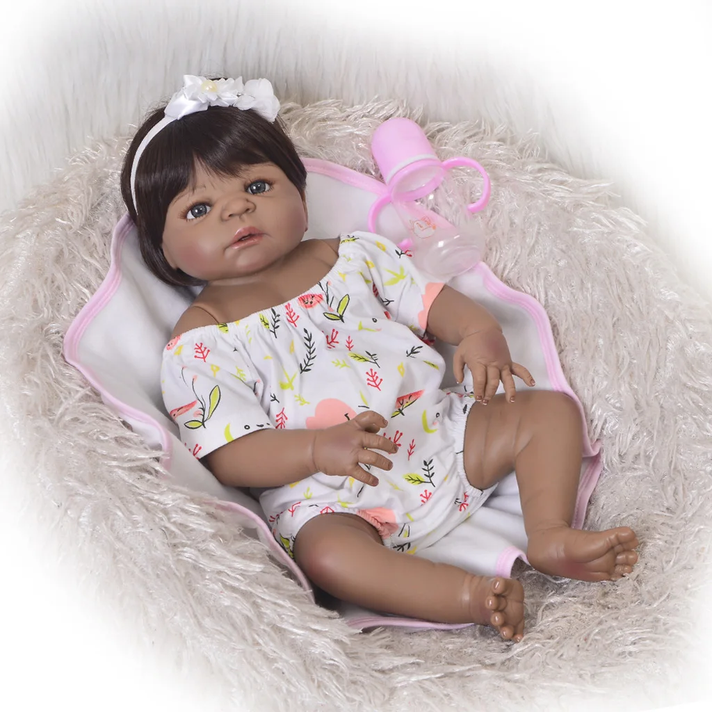 Очень яркая 22 дюймов полная силиконовая кукла Reborn baby girl Doll африканская американская кукла новорожденная кукла с соской, бутылкой и ковром