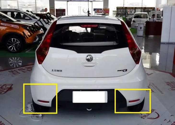 

Left / right side Rear Bumper reflector for Chinese SAIC ROEWE MG3 Auto car motor parts 30005669 / 30005670