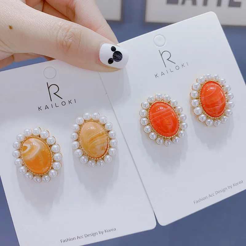 

New Elegant Korean Simulated Pearl Oval Stud Earrings for Girls Temperament Women Statement Pendientes Vintage Jewelry EC1459