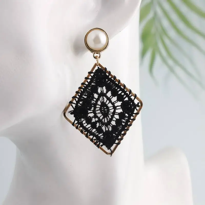 E5772 Black
