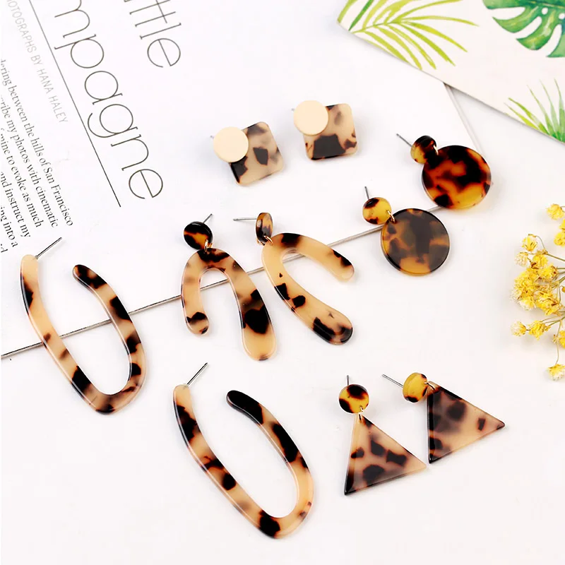 

Fashion Women's Leopard Acrylic Stud Earrings For Women Personality Jewelry Ladies Vintage Brown Round Geometric Earrings Gifts