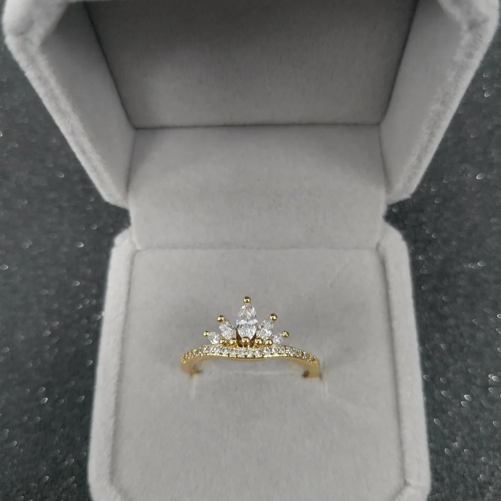 

Gold/Silver/Rose Gold Color Crown Ring 2018 Fashion Style Shining Zircon Rings for Women Bijoux Femme Gift To Lover Party Ring