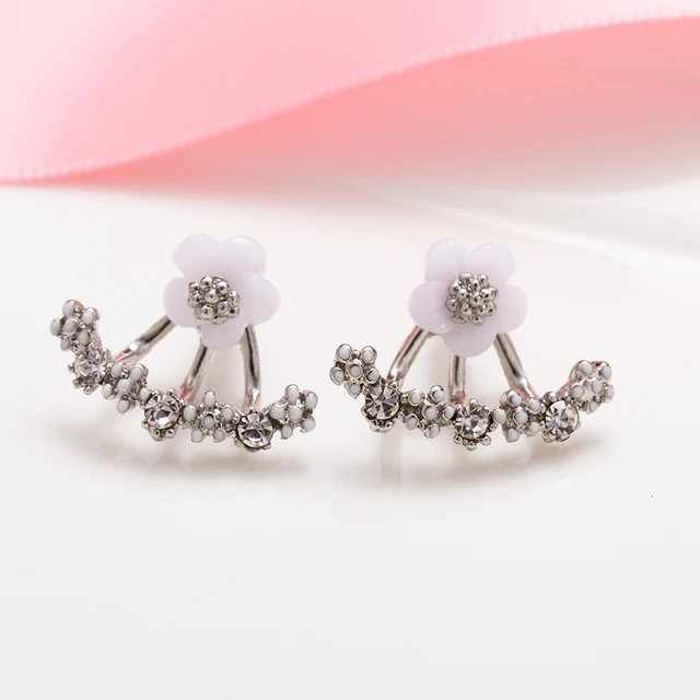 Small Daisy Shaped Pearls Earrings