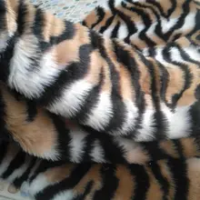 Хорошее качество с тигровым принтом, с искусственным мехом, модное пальто с меховым воротником, декоративный, плюшевый ковер войлочную ткань, счетчик ткани