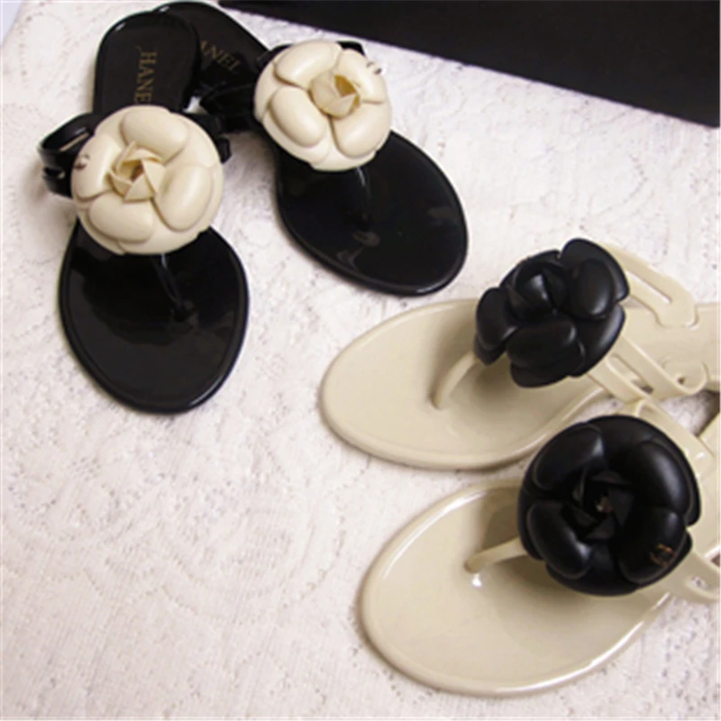 

Luxury shoes women designers Summer Slippers Flat Heel Camellia Flower Brand Flip Flops Ladies Beach Shoes Size 40