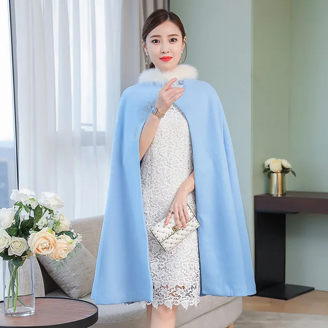 Disc 2018 autumn winter new style of women's  ponchos clothing embroidered the atmosphere fashion able woollen cloak hair collar coat